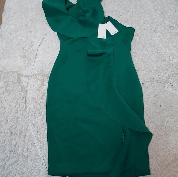 LAVISH Alice plus cold shoulder dress - Picture 4 of 9